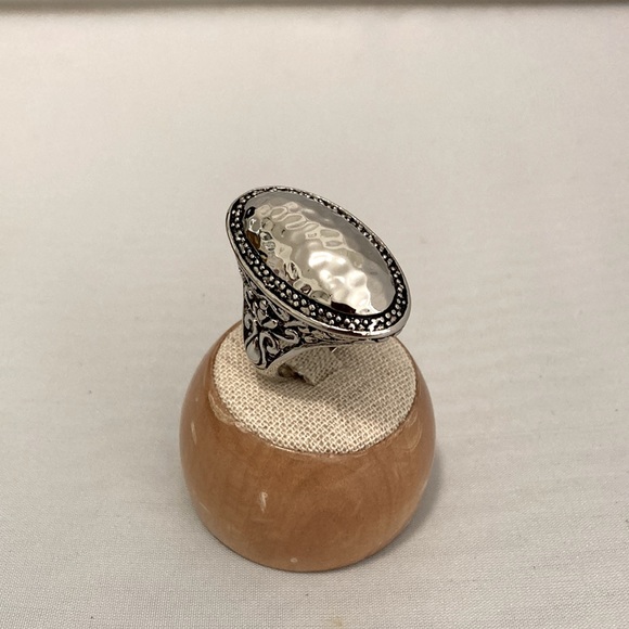 Silver Ring - Picture 4 of 9